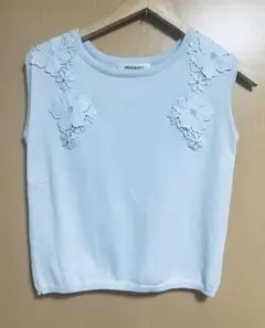 ミッシュマッシュ　ノースリーブニット　花モチーフ　ブルー　水色