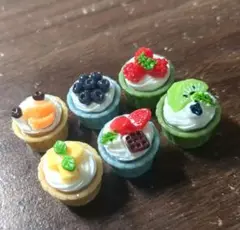 ミニチュア　カップケーキ