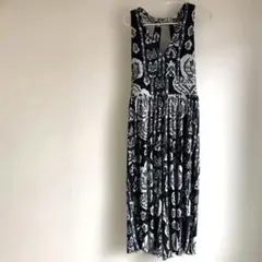 花模様　オールインワン　パンツスタイル　マキシ　黒