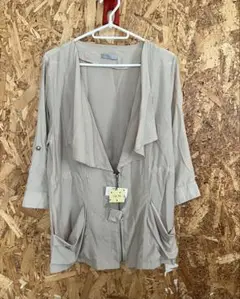 新品　未使用　LYON ベージュ 3/4袖 ジッパー付き サイズ40