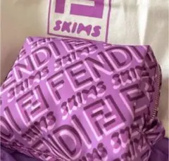 フェンディx スキムス メイクアップポーチ パープル 紫