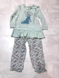 【大人気】　アナ雪　エルサ　長袖パジャマ　110 ベルメゾン