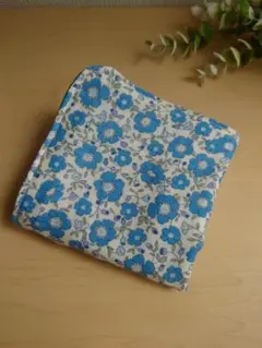 6重ガーゼハンカチ　☆花柄・ブルー☆