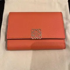 ロエベ 三つ折り財布 コーラルリーフ