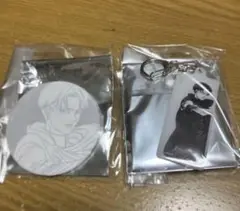進撃の巨人　リヴァイ　缶バッジ　MAPPA　TSUTAYA アクリルキーホルダー