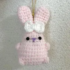ピンクのぷくぷくうさぎあみぐるみ