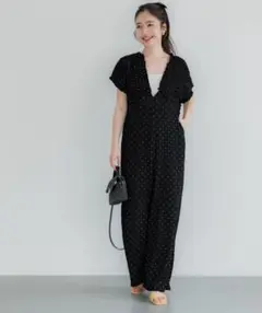 【新品未使用】coca シボシャーリングVネックオールインワン