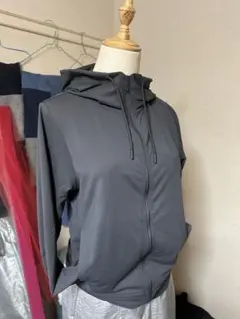 UNIQLO エアリズムUVカットパーカー　S チャコールグレー　スポーツ