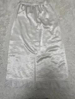 【最終値下げ】ホワイト サテン ロングスカート レース付き