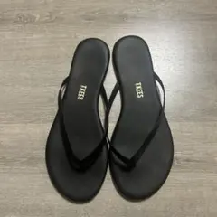 TKEES ブラック トングサンダル