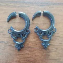 フェイクボディピアス