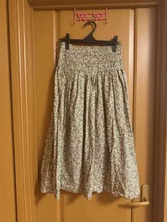 Zara ミディ花プリントスカート