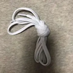 ニューバランス　靴紐