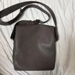 ダンヒル　ダークブラウン ショルダーバッグ フラップ付き