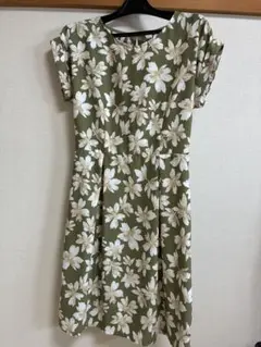 花柄オリーブグリーン半袖ワンピース