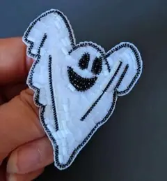 ☆ハンドメイド☆ビーズ刺繍ブローチ…ハロウィン・ゴースト・シーツのおばけ