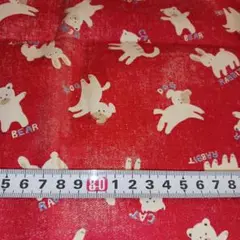 赤い動物柄の綿生地 約104x80cm　160