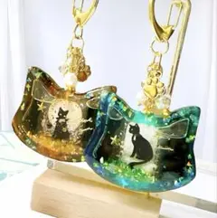 ネコ型 シャカシャカキーホルダー 黒猫と秘密の夜庭シリーズ 肉球チャーム付き