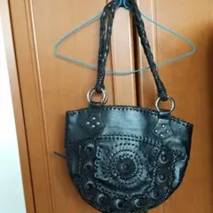 美品黒刺繍ショルダー皮丈26x34ビームスフリーク