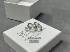 メゾンマルジェラ ロゴ ピアス 両耳用