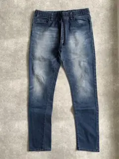 ユニクロ　ストレッチデニムパンツ　プリント　ダメージ