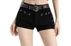 スタッズ付きブラックショートパンツ