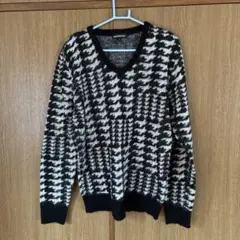 semantic design Vネックニットセーター
