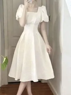 【新品未使用】ホワイト パフスリーブ ひざ丈ワンピース アジアXL