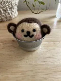おさるの羊毛フェルトピンクッション