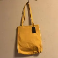 ANNE KLEINⅡの黄色のバッグ
