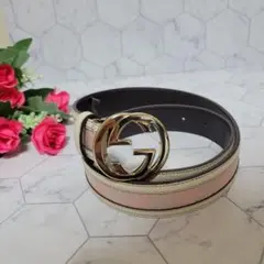 GUCCI ピンク×ホワイト シルバーロゴ バックル 総柄 ベルト ワンピースに