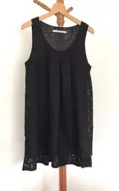 黒レースのワンピース