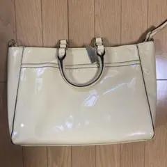 ジュンコシマダ　PART2 エナメル　クリーム色　バッグ