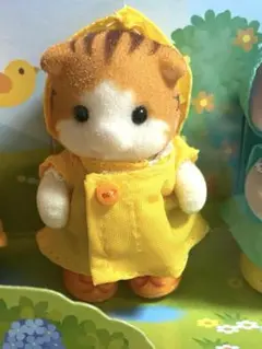 【新品】シルバニアファミリー　うきうきレインコート　赤ちゃん　メイプルネコ