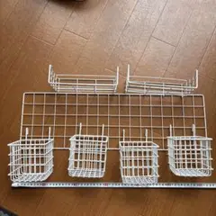 ホワイトスチール壁掛けラックとバスケットセット