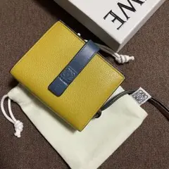 ロエベ 二つ折り財布