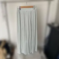 UNIQLO Mサイズ淡い水色 プリーツ ワイドパンツ