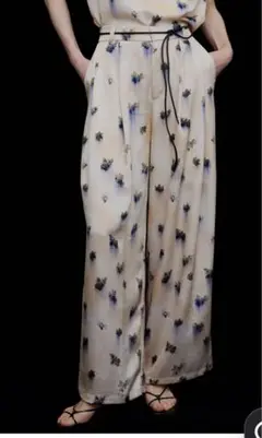 CLARA SATIN TUCK PANTS