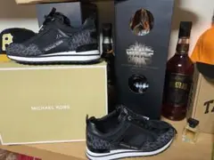 MICHAEL KORS ブラック スニーカー