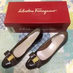 USED フェラガモ VARA ヴァラ パンプス 6 AA