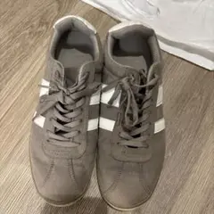 グレー スニーカー Mサイズ ホワイトストライプ