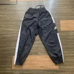 Nike ウィンドランナートラックパンツ ブラック