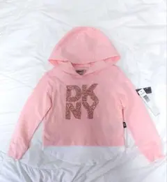 【新品・タグ付き・訳あり】DKNY　スパンコールロゴ　重ね着風パーカー　4