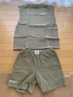 ゴールドジム ノースリーブ＆ハーフパンツセットアップLサイズカーキ限定品中古美品