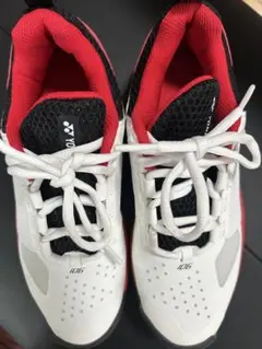 22センチ　YONEX 106 スカッシュシューズ ホワイト/レッド