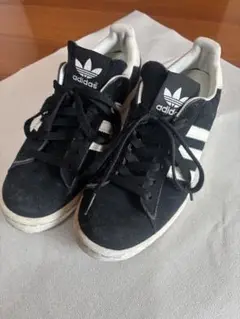 adidas 黒 スニーカー