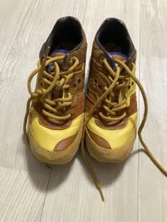 saucony スニーカー 黄色 ユニセックス