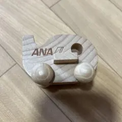 ANA 木製動物型ミニカー