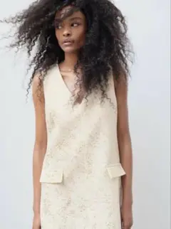 新品タグ付き　ZARA　ザラ　ショート　ファイルディテールワンピース　ゴールド