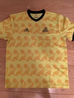adidas イエロー Mサイズ シャツ
